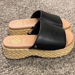 Sam & Libby - Black Slide Sandals with Woven Platform- size 6